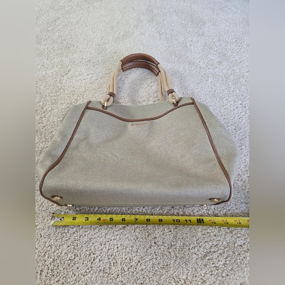 Michael Kors Large Purse Beige With Slight Shimmer Rope Handle Canvas Handbag - Picture 12 of 16